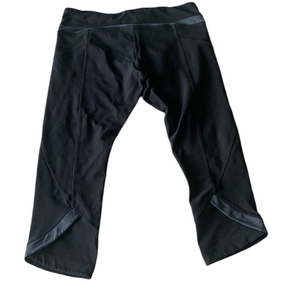 MPG Capris Leggings - Picture 4 of 4